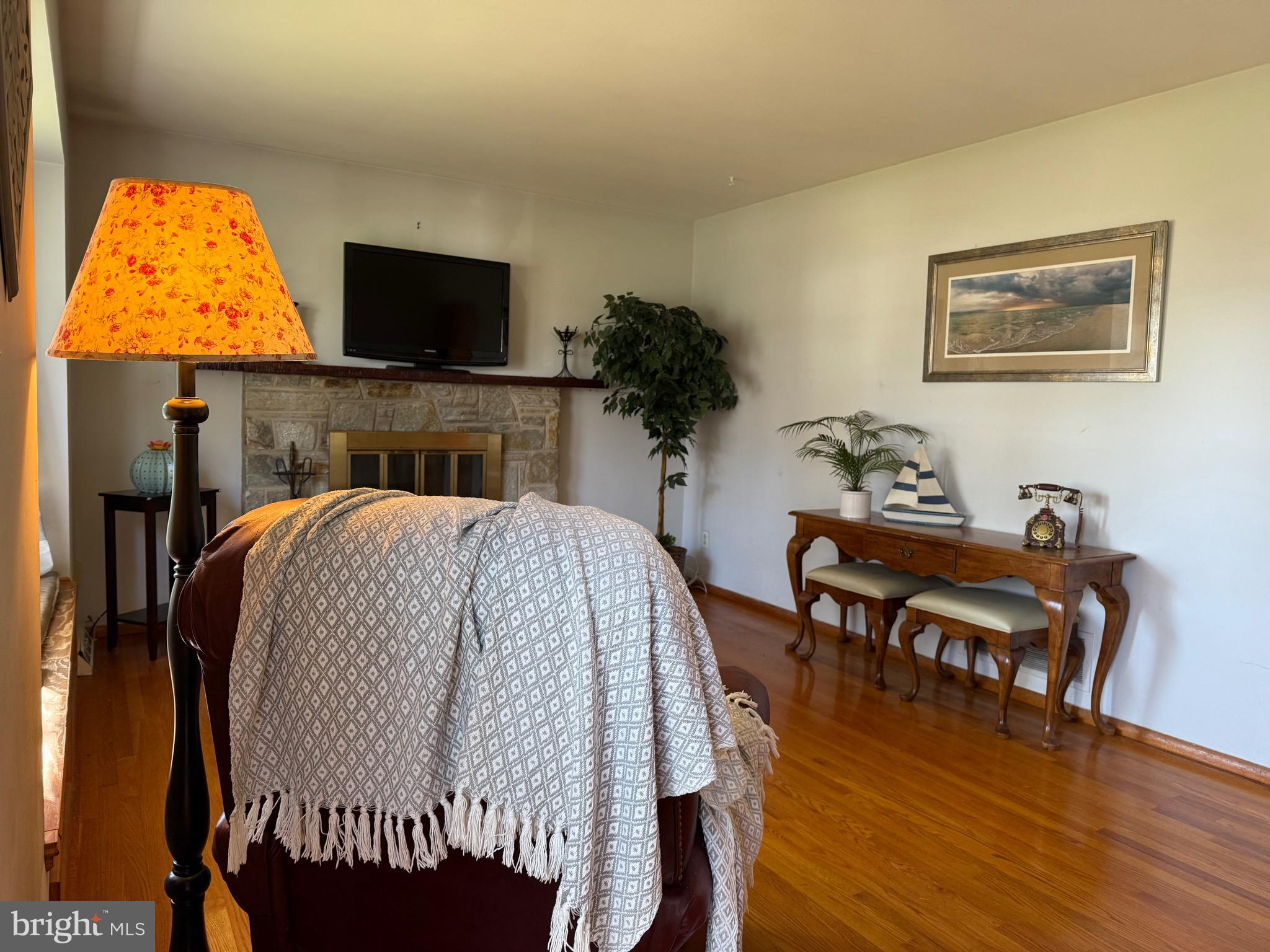 909 Seneca Park Road Baltimore, MD 21220 - Photo 21 of 47 Living Room w/Fireplace