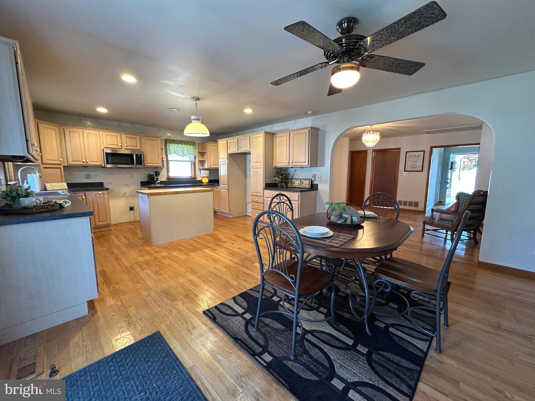 909 Seneca Park Road Baltimore, MD 21220 - Photo 5 of 47 Gallery Image 5