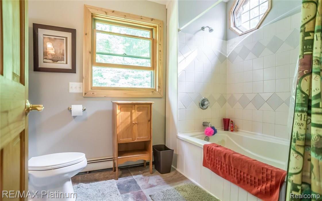 10175 Green Road Fenton, MI 48430 - Photo 8 of 18 15.jpg