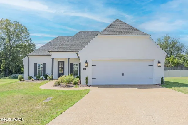 $379,900 | 2 Emerald Breeze Drive, Jackson, TN 38305