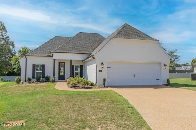 $379,900 | 2 Emerald Breeze Drive, Jackson, TN 38305