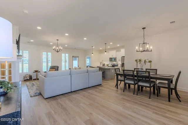 $379,900 | 2 Emerald Breeze Drive, Jackson, TN 38305