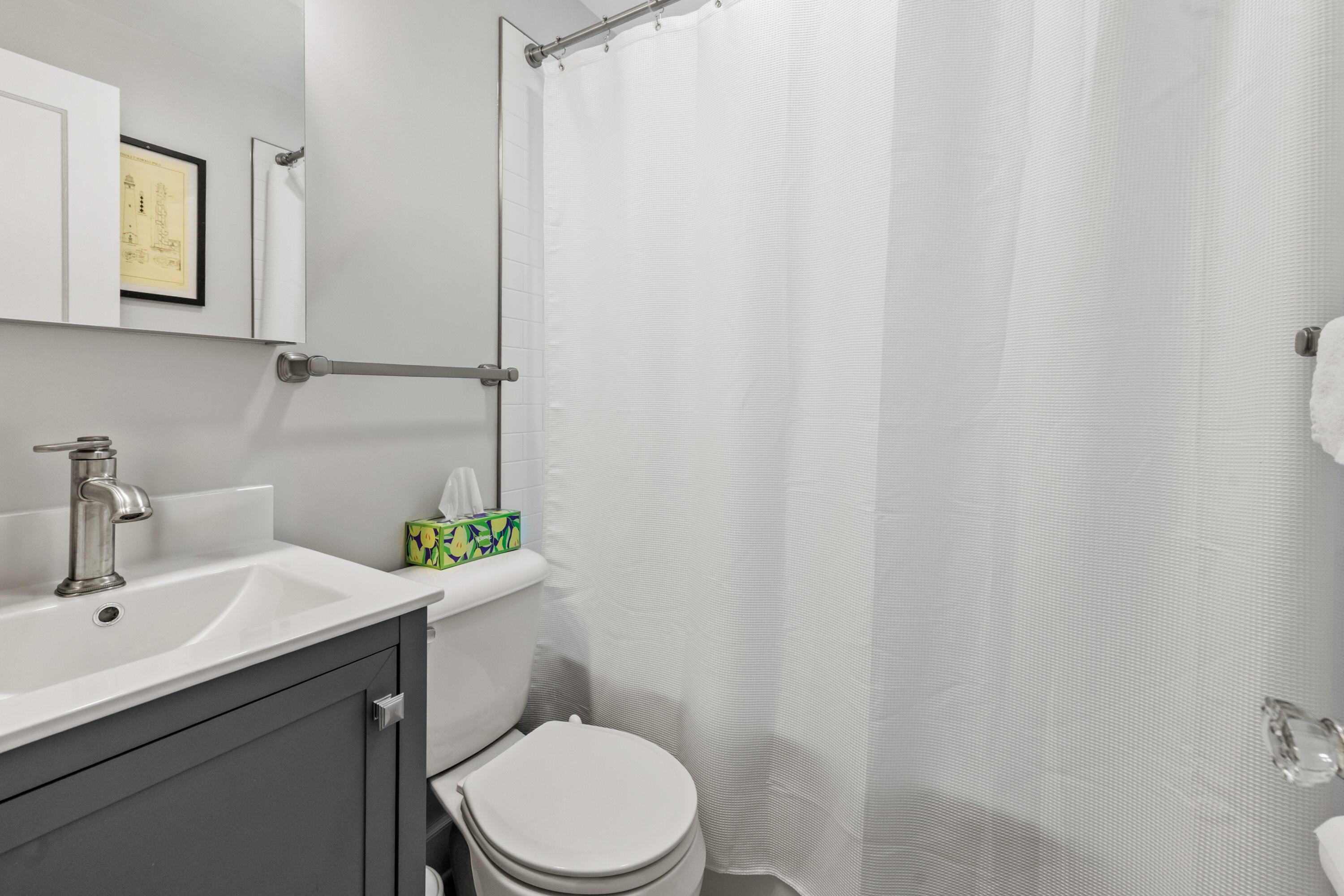 1554 East Hampton Road Whitefish Bay, WI 53217 - Photo 16 of 42 Lower Unit Full Bathroom