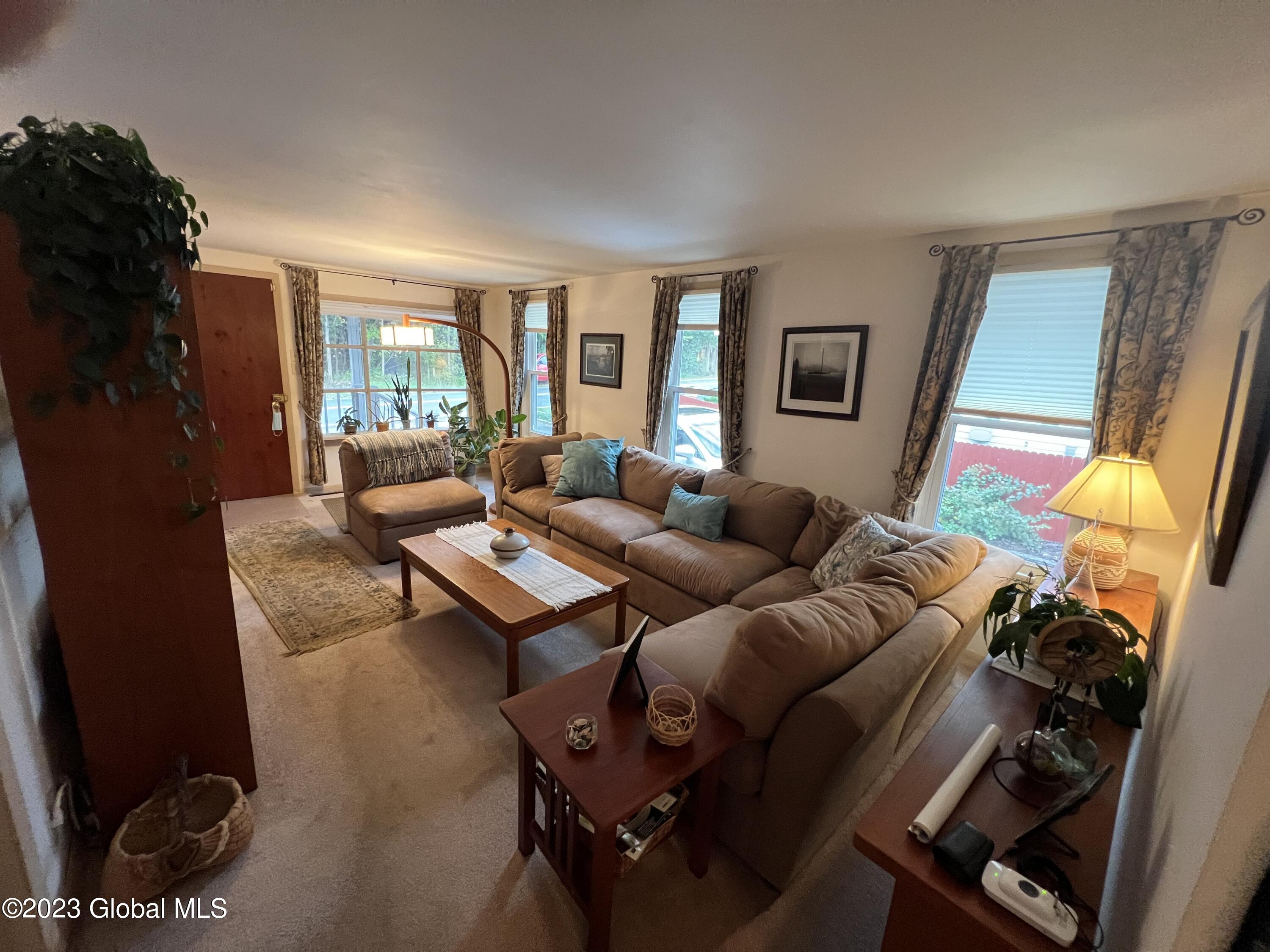 3504 Consaul Road Niskayuna, NY 12304 - Photo 14 of 27 1 LR1 IMG_6573