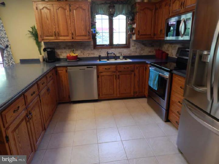 459 Oley Road Fleetwood, PA 19522 - Photo 3 of 23 Gallery Image 3