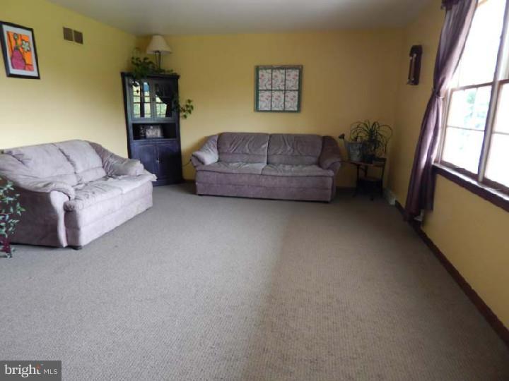 459 Oley Road Fleetwood, PA 19522 - Photo 6 of 23 Gallery Image 6