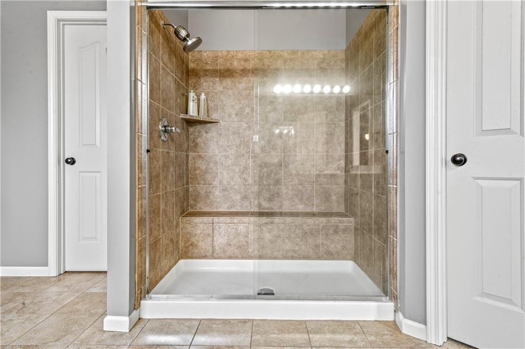 2221 Southwest HawkView Road Lee's Summit, MO 64082 - Photo 30 of 56