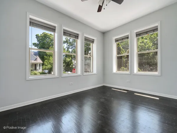 $2,750 | 5134 North Oakley Avenue, Unit 2F, Chicago, IL 60625