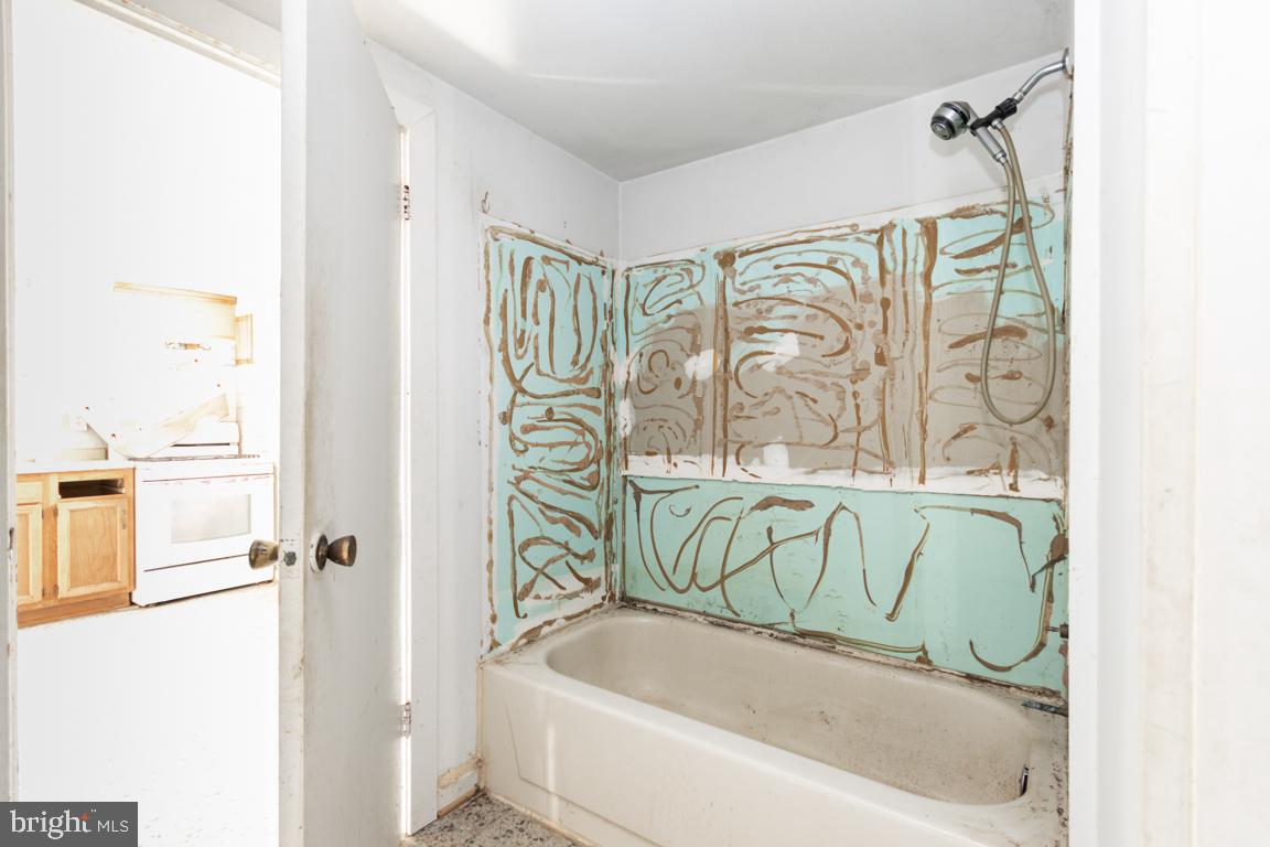 15302 Spotswood Furnace Road Fredericksburg, VA 22407 - Photo 12 of 23