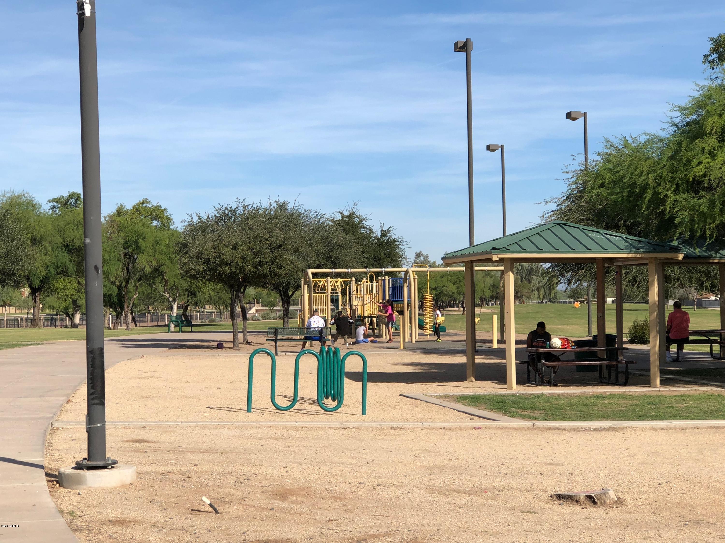 2338 West Cholla Street Phoenix, AZ 85029 - Photo 20 of 23 Playground