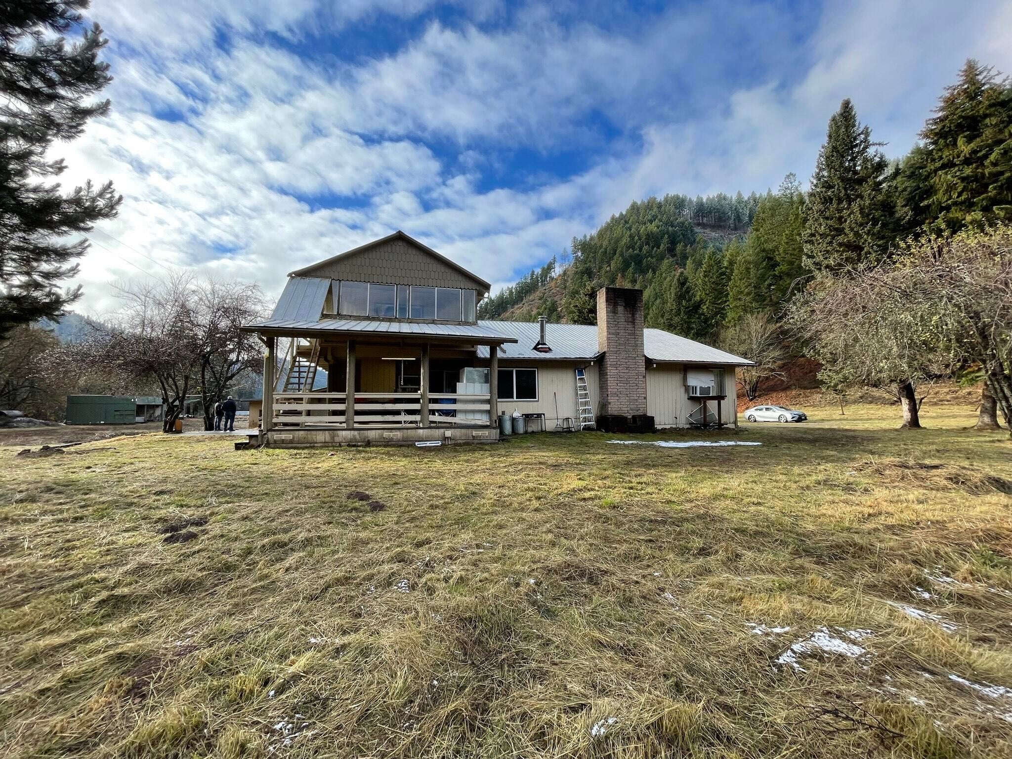 350 Sugar Pine Road Trail, OR 97541 - Photo 4 of 10 side of house
