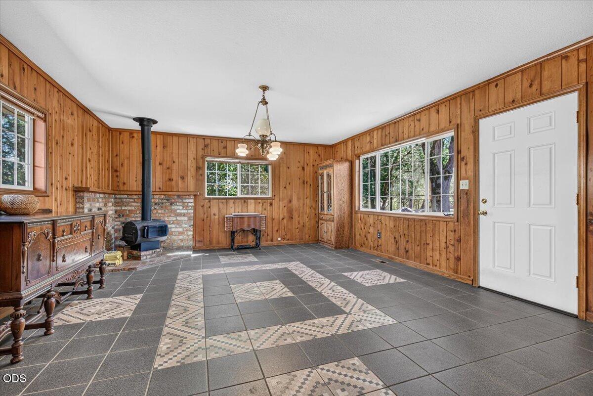5485 Kane Creek Road Central Point, OR 97502 - Photo 9 of 33 Gallery Image 9