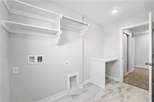 $545,950 | 1929 Southwest Hightown Drive, Lee's Summit, MO 64082