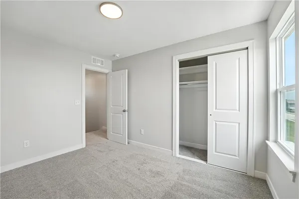 $545,950 | 1929 Southwest Hightown Drive, Lee's Summit, MO 64082