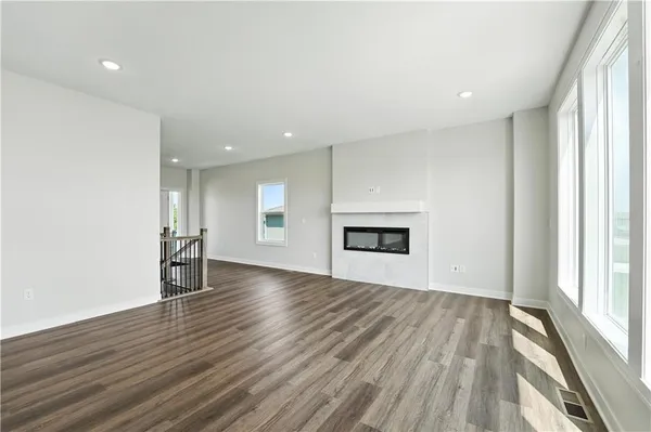 $545,950 | 1929 Southwest Hightown Drive, Lee's Summit, MO 64082