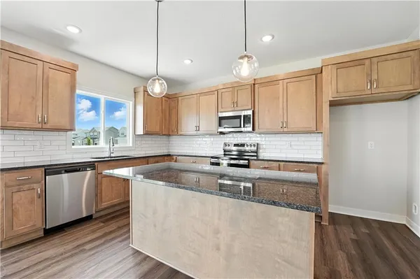 $545,950 | 1929 Southwest Hightown Drive, Lee's Summit, MO 64082