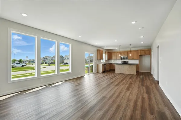 $545,950 | 1929 Southwest Hightown Drive, Lee's Summit, MO 64082