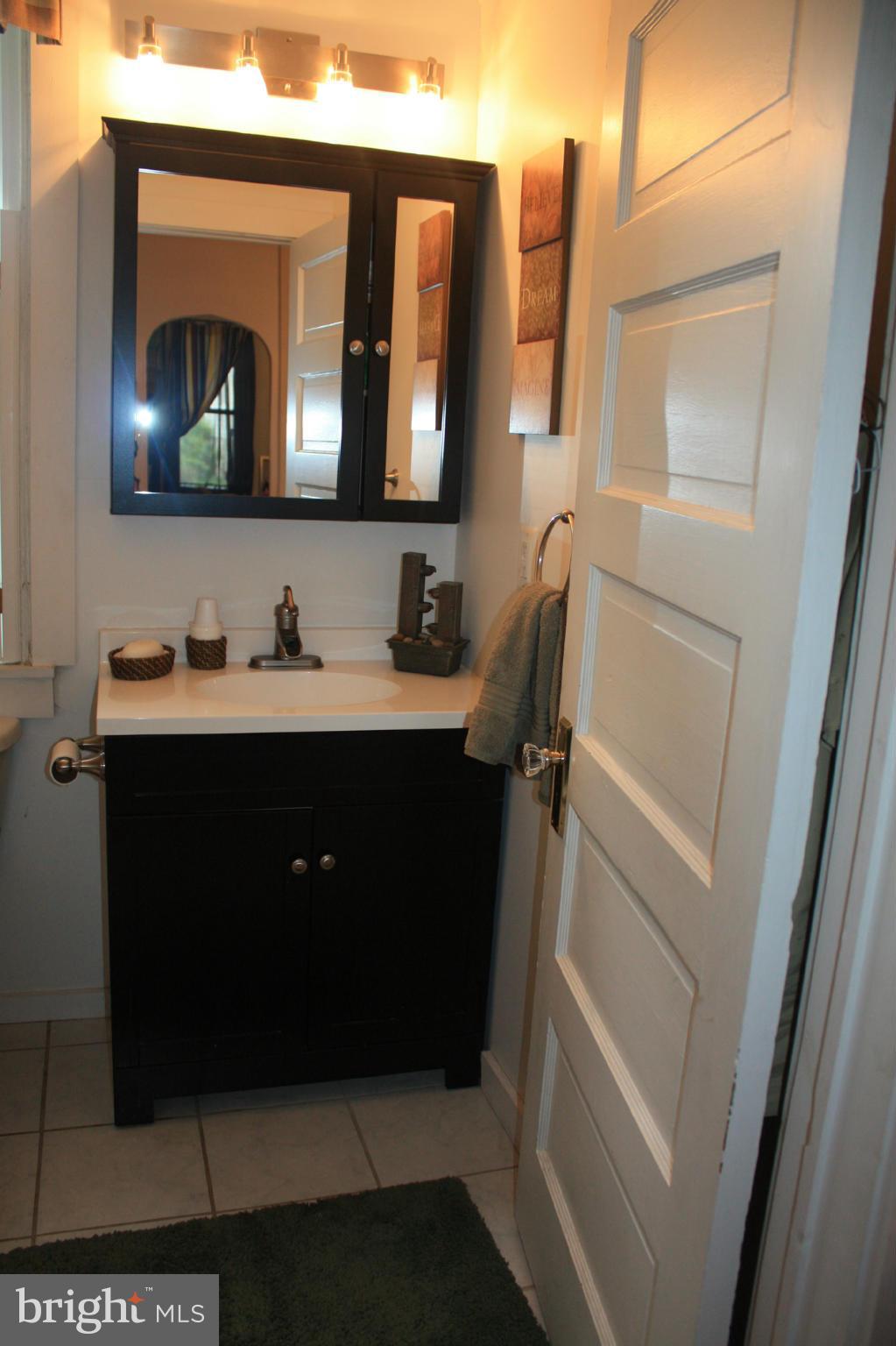 4600 Ridgeway Avenue Baltimore, MD 21206 - Photo 12 of 29 Bath