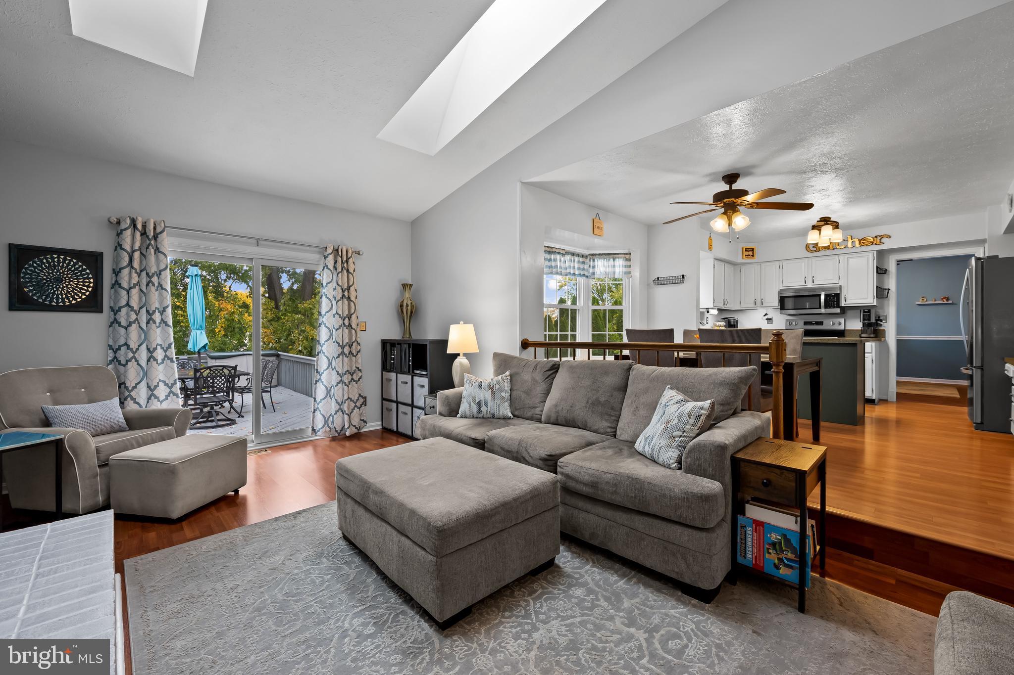 3746 Proctor Lane Nottingham, MD 21236 - Photo 19 of 36 a living room with furniture and a large window