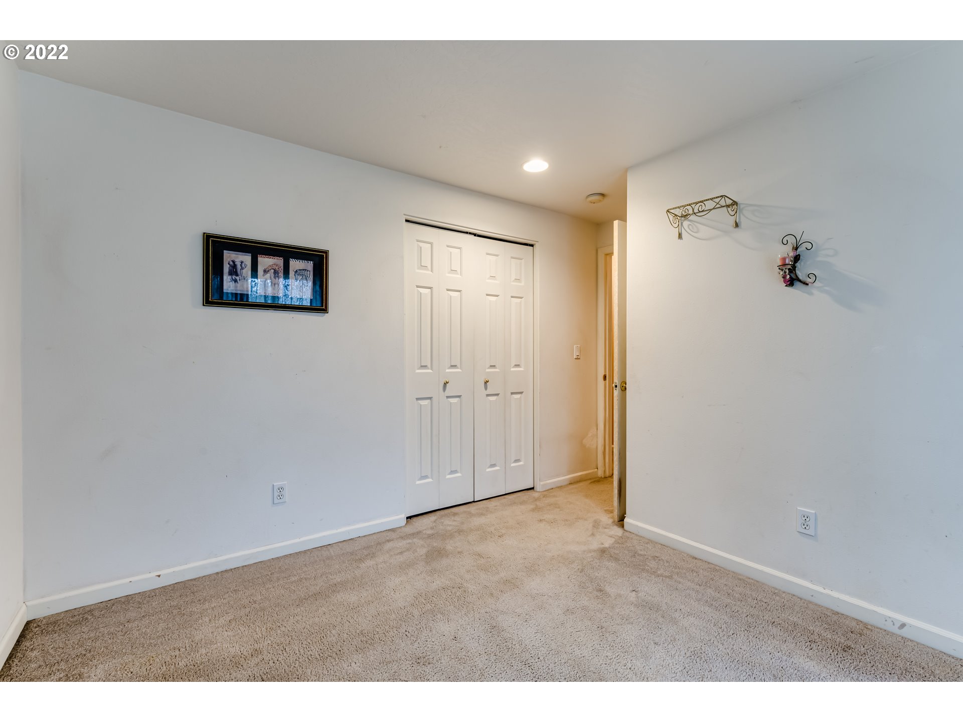 823 South 46th Street Springfield, OR 97478 - Photo 25 of 32 a view of an empty room