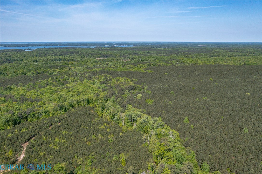 27 Irvington Road Kilmarnock, VA 22482 - Photo 1 of 6
