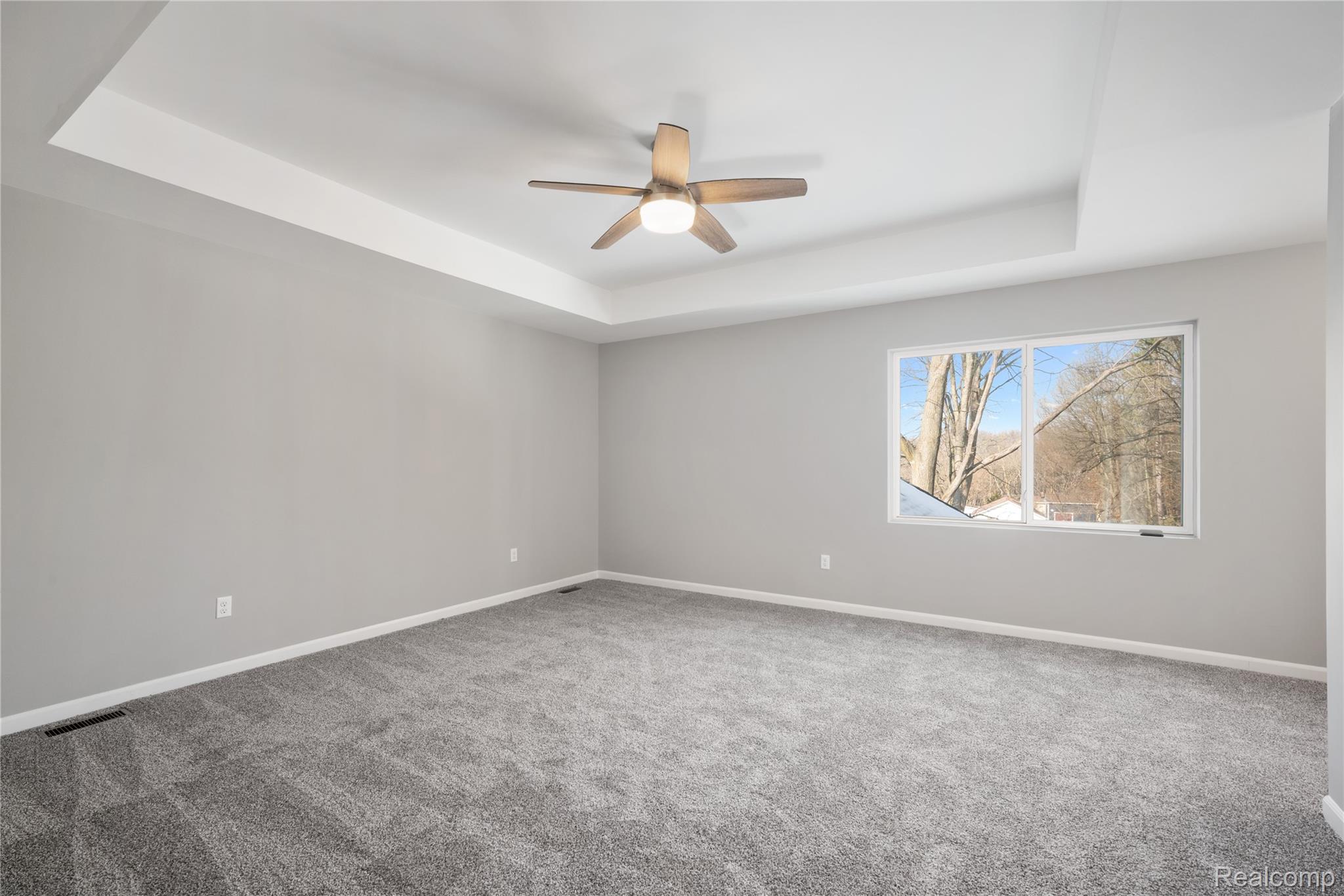 16085 Catalpa Ridge Holly, MI 48442 - Photo 18 of 40 18.jpg