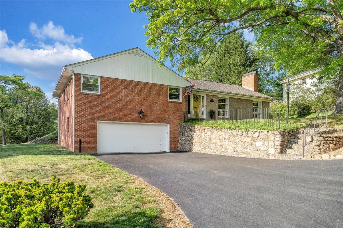 2421 Mt Vernon Road Southwest Roanoke, VA 24015 - Photo 15 of 55 47-MIB08190