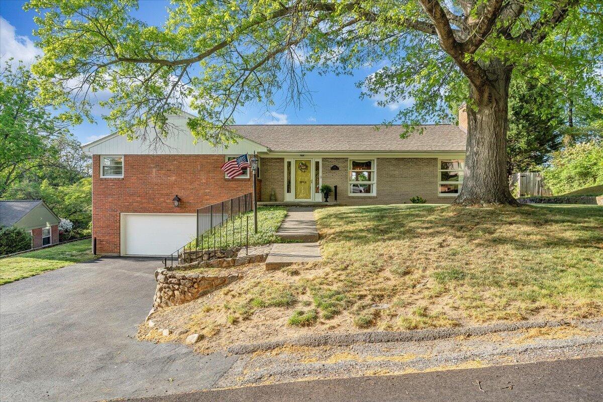 2421 Mt Vernon Road Southwest Roanoke, VA 24015 - Photo 17 of 55 49-MIB08181