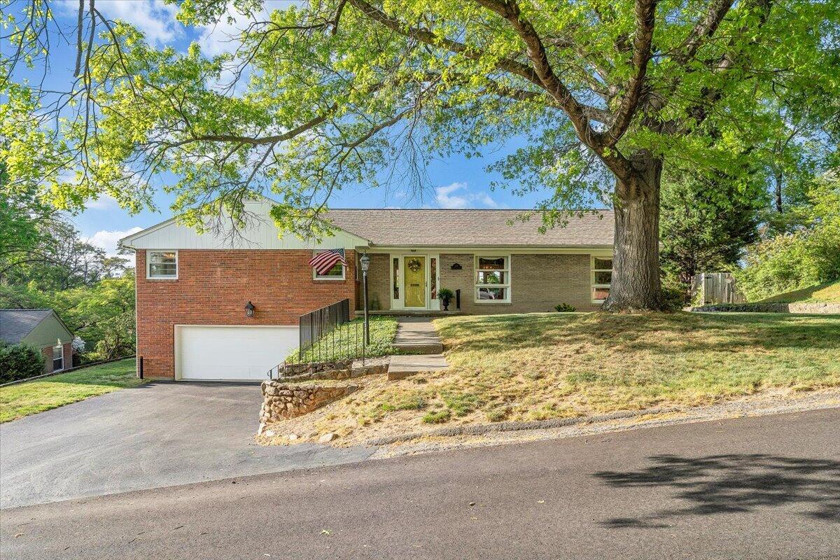 2421 Mt Vernon Road Southwest Roanoke, VA 24015 - Photo 18 of 55 50-MIB08184
