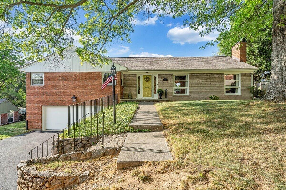 2421 Mt Vernon Road Southwest Roanoke, VA 24015 - Photo 3 of 55 02-MIB08175