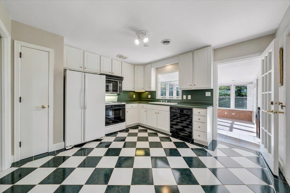 2421 Mt Vernon Road Southwest Roanoke, VA 24015 - Photo 31 of 55 15-MIB08097