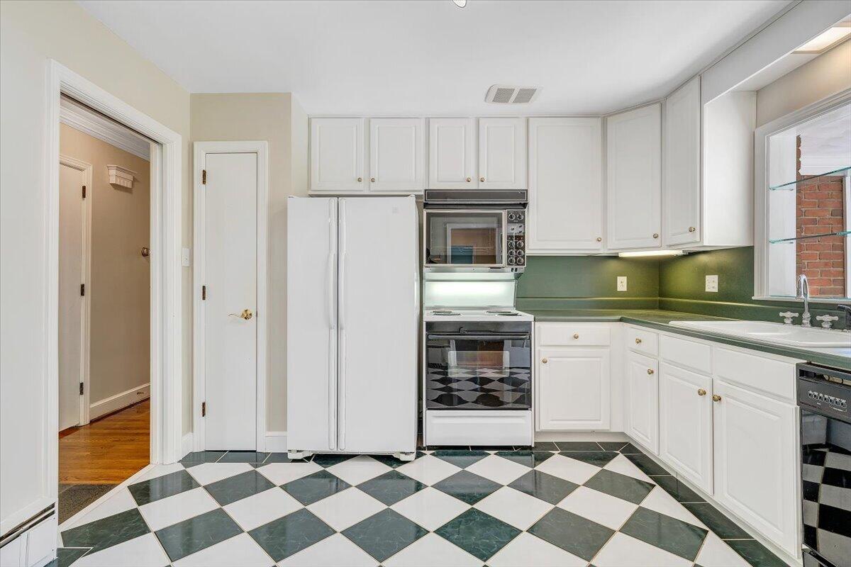 2421 Mt Vernon Road Southwest Roanoke, VA 24015 - Photo 33 of 55 17-MIB08106