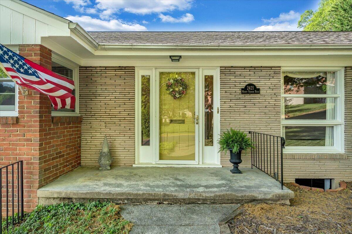 2421 Mt Vernon Road Southwest Roanoke, VA 24015 - Photo 4 of 55 03-MIB08166-R5