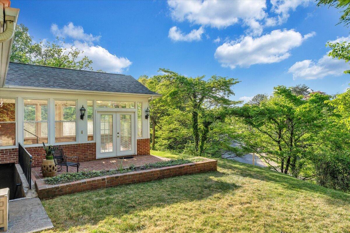 2421 Mt Vernon Road Southwest Roanoke, VA 24015 - Photo 9 of 55 41-MIB08136