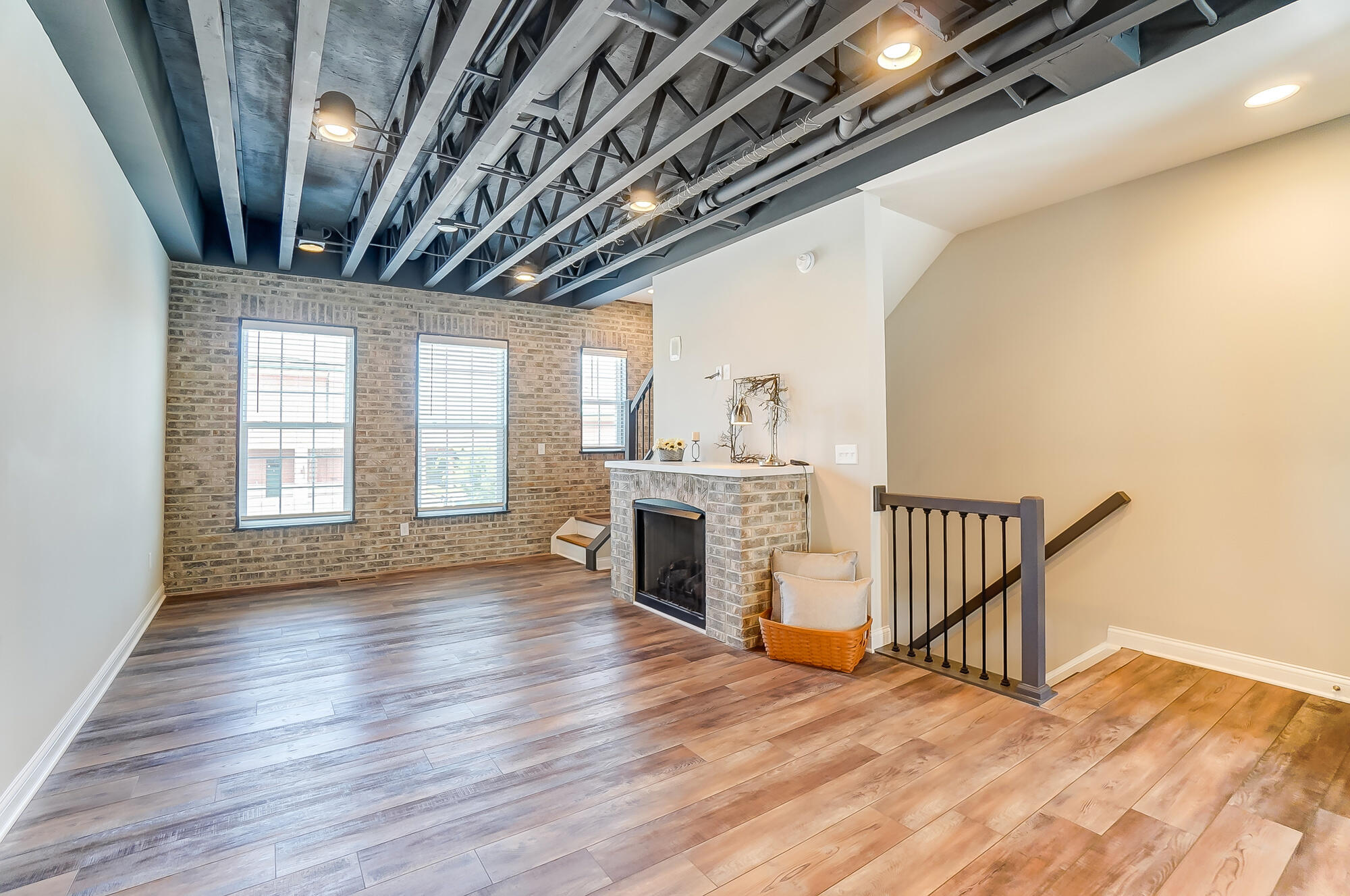 8 North Center Street Springfield, OH 45502 - Photo 10 of 41 Gallery Image 10