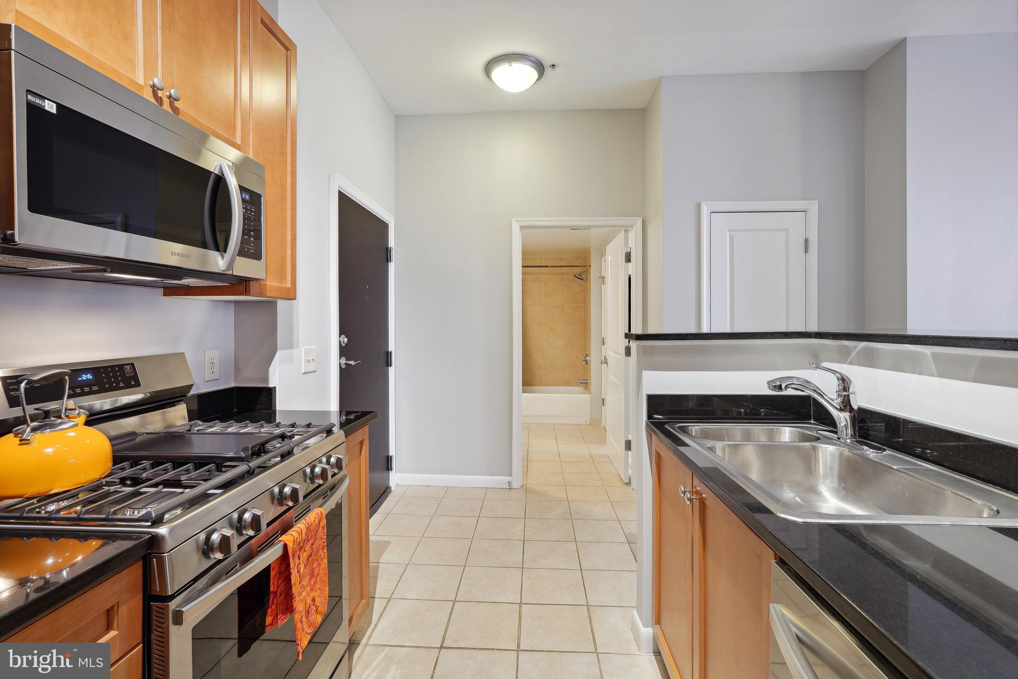 851 North Glebe Road, Unit 108 Arlington, VA 22203 - Photo 12 of 30 Kitchen