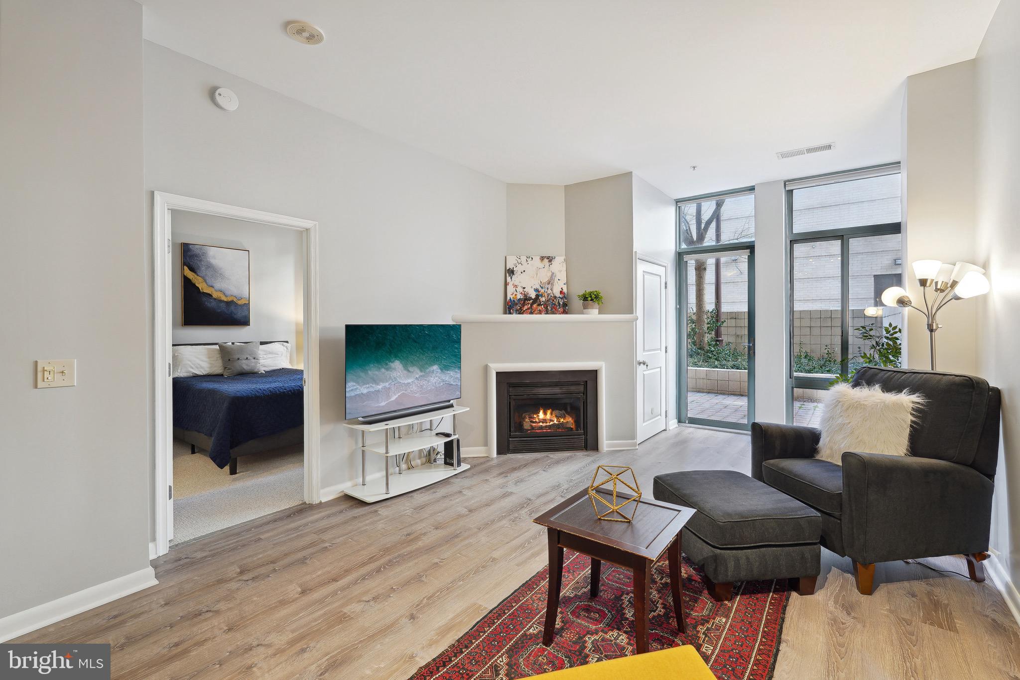 851 North Glebe Road, Unit 108 Arlington, VA 22203 - Photo 15 of 30 Living Room