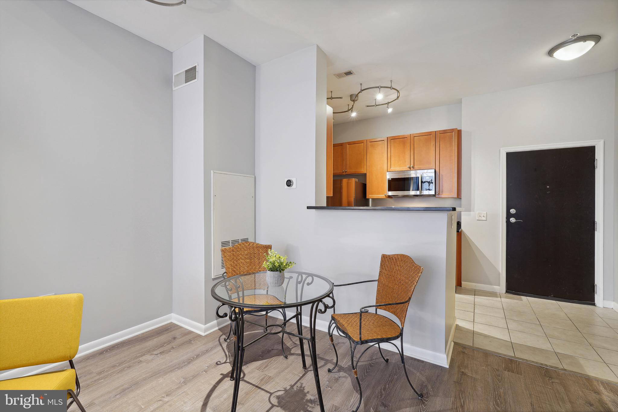 851 North Glebe Road, Unit 108 Arlington, VA 22203 - Photo 7 of 30 Dining Room