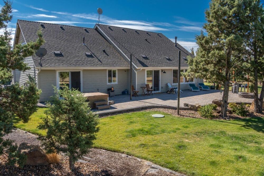 61588 Gribbling Road Bend, OR 97702 - Photo 4 of 26 47
