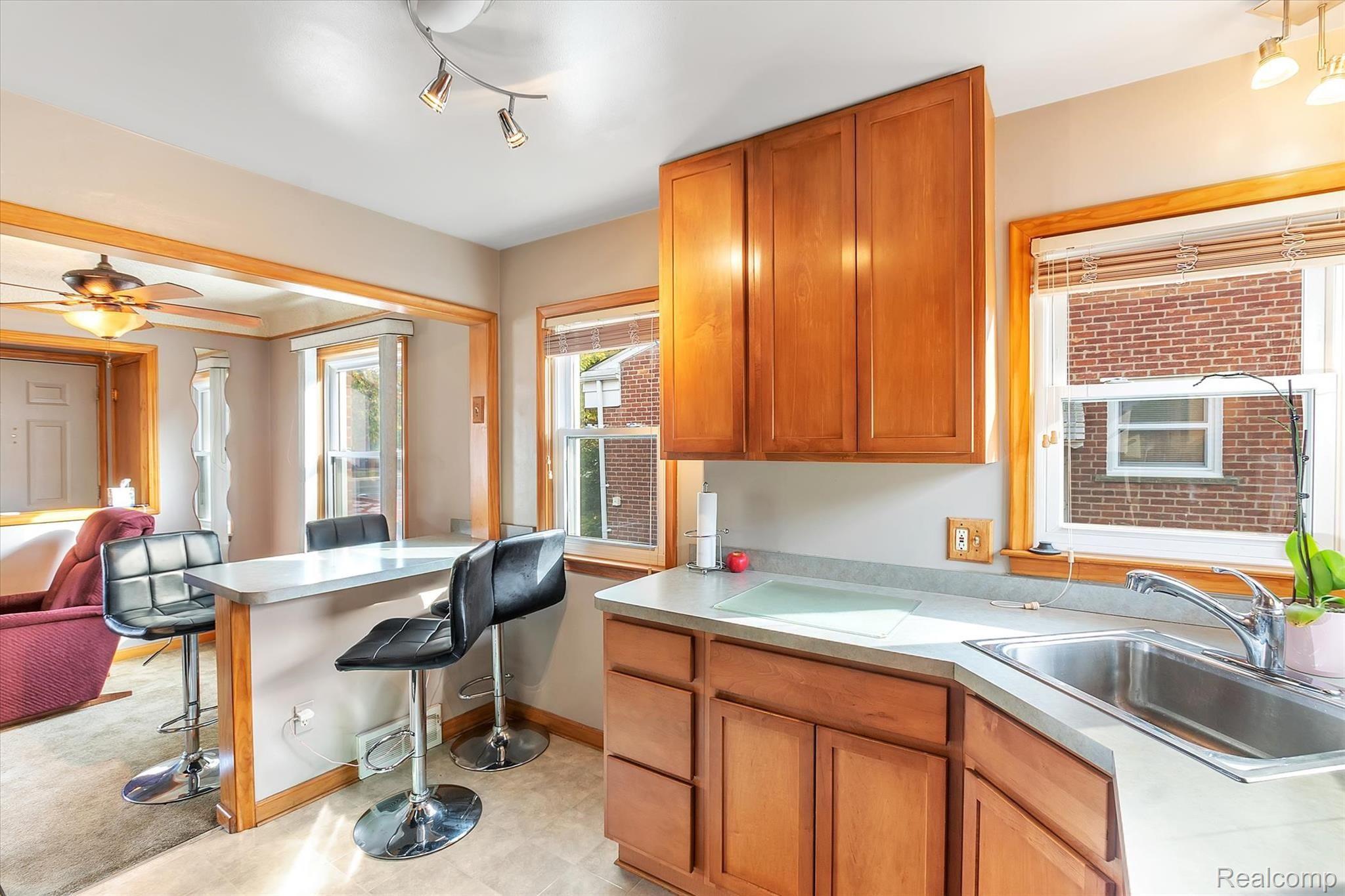 11341 Inkster Road Livonia, MI 48150 - Photo 11 of 28 11341 Inkster Rd-windowstill-re (9).jpg