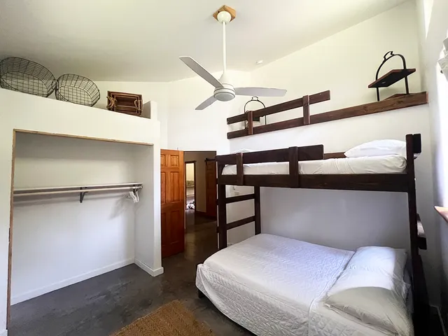 $899,000 | 94-6795 Mamalahoa Highway, Naalehu, HI 96772