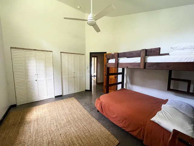 $899,000 | 94-6795 Mamalahoa Highway, Naalehu, HI 96772