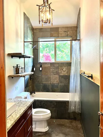 $899,000 | 94-6795 Mamalahoa Highway, Naalehu, HI 96772