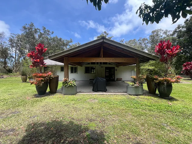 $899,000 | 94-6795 Mamalahoa Highway, Naalehu, HI 96772
