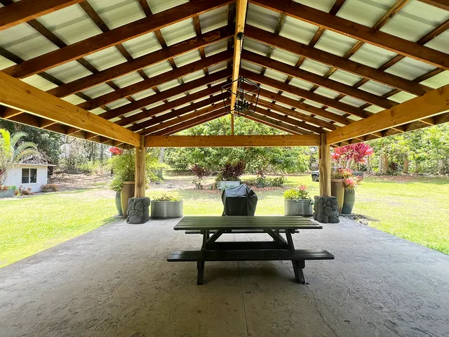 $899,000 | 94-6795 Mamalahoa Highway, Naalehu, HI 96772