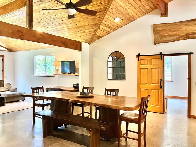 $899,000 | 94-6795 Mamalahoa Highway, Naalehu, HI 96772