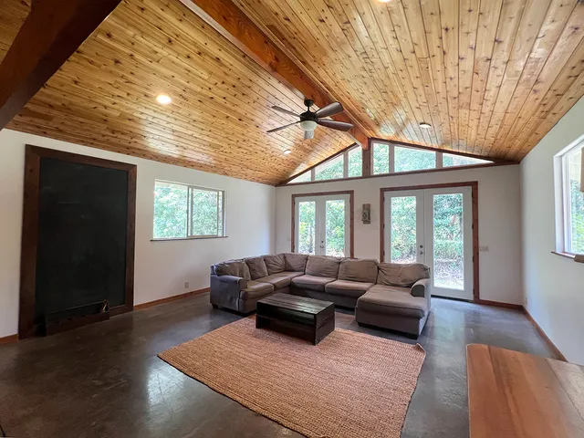 $899,000 | 94-6795 Mamalahoa Highway, Naalehu, HI 96772