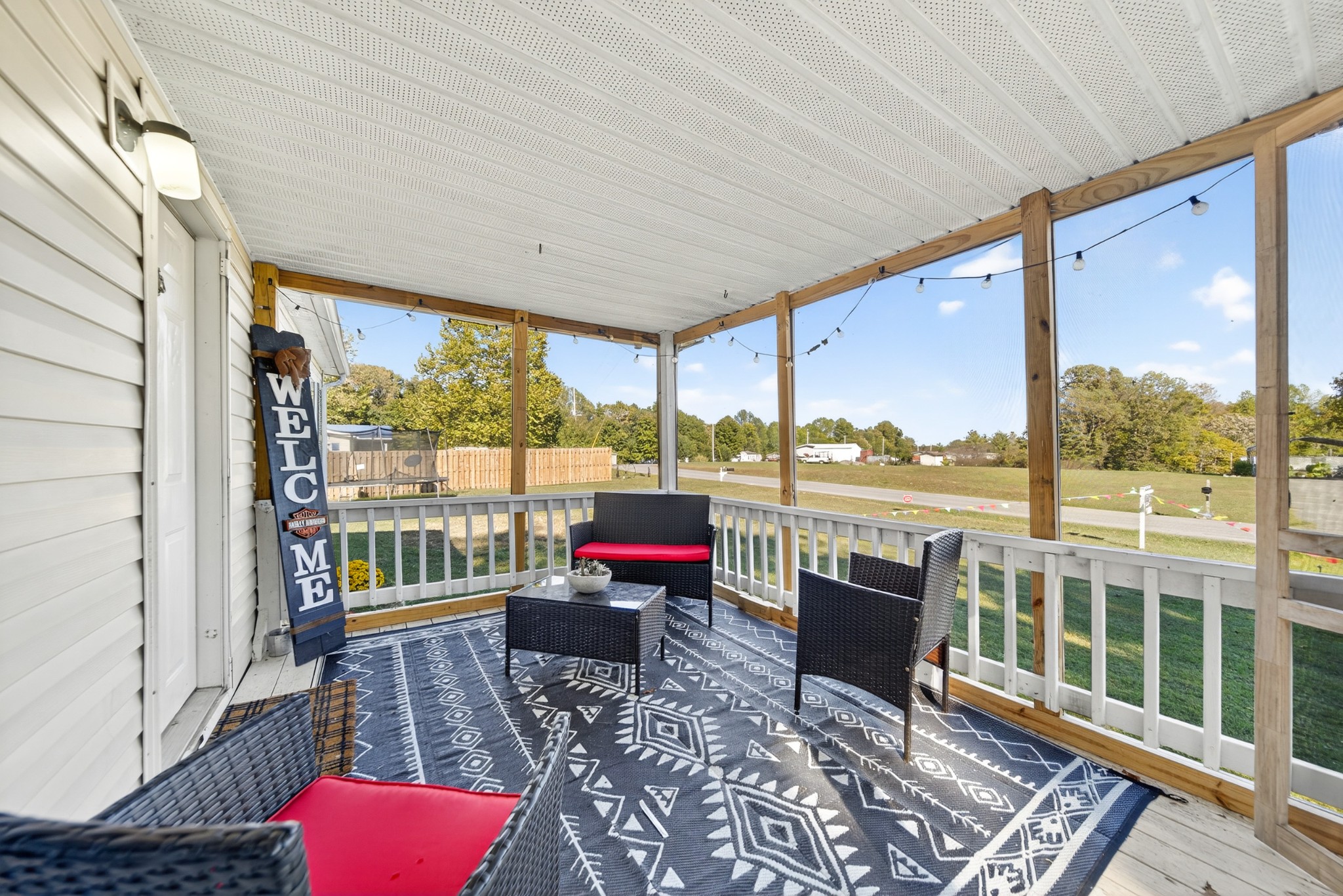 634 Pointe Lane Lafayette, TN 37083 - Photo 11 of 51 a living room with furniture
