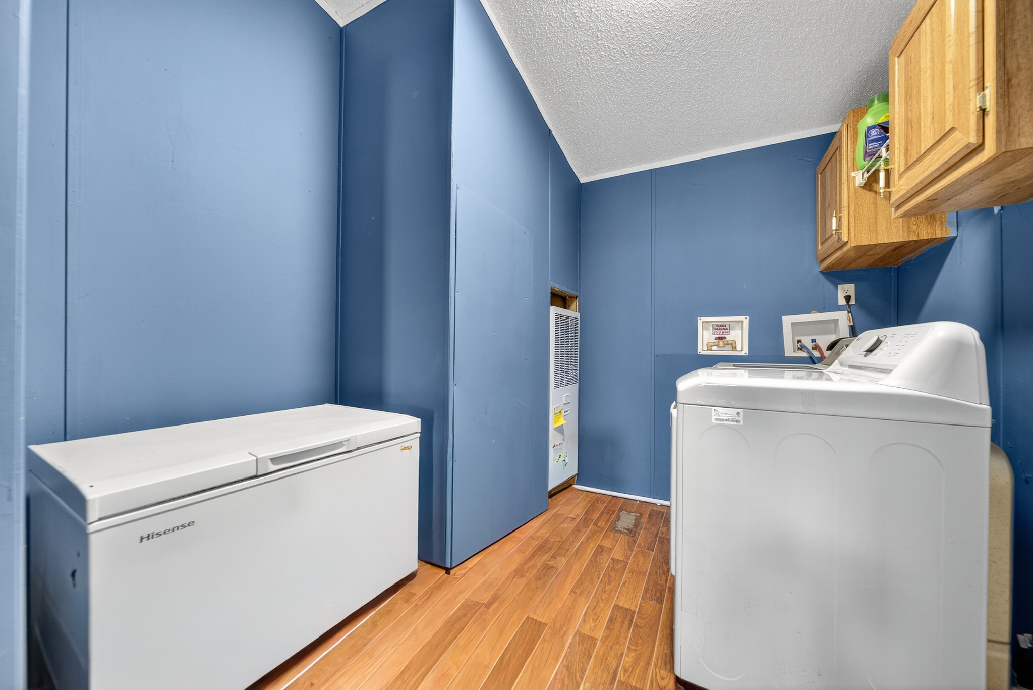 634 Pointe Lane Lafayette, TN 37083 - Photo 43 of 51 a utility room with dryer and washer