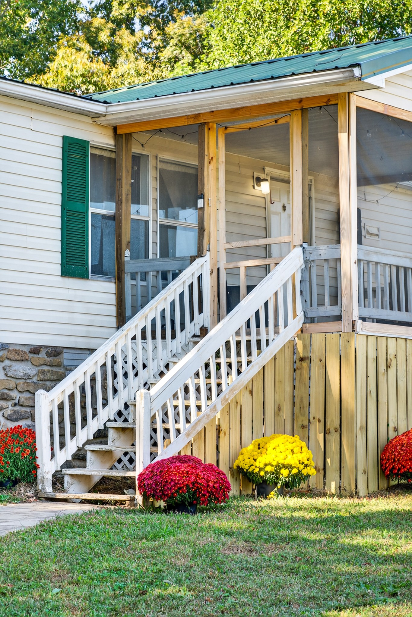 634 Pointe Lane Lafayette, TN 37083 - Photo 9 of 51 a view of a house with a yard